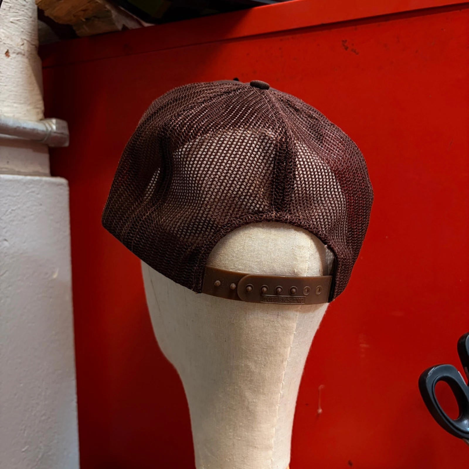 Labeur Vintage Upcycled Cap - Classic Brown Mesh Trucker