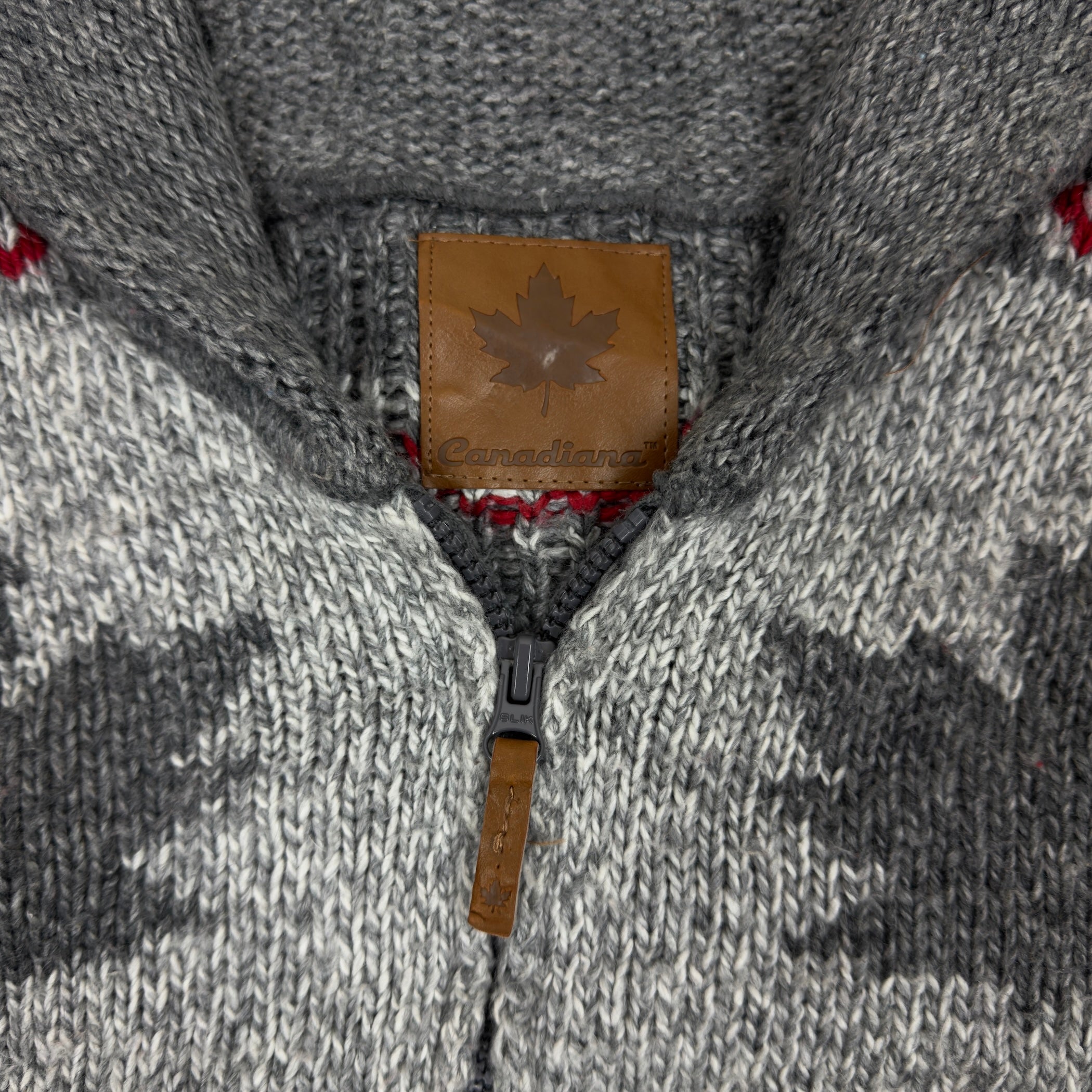 Canadiana - Cowichan Full-Zip Moose Sweater - Gray/Red (Large)