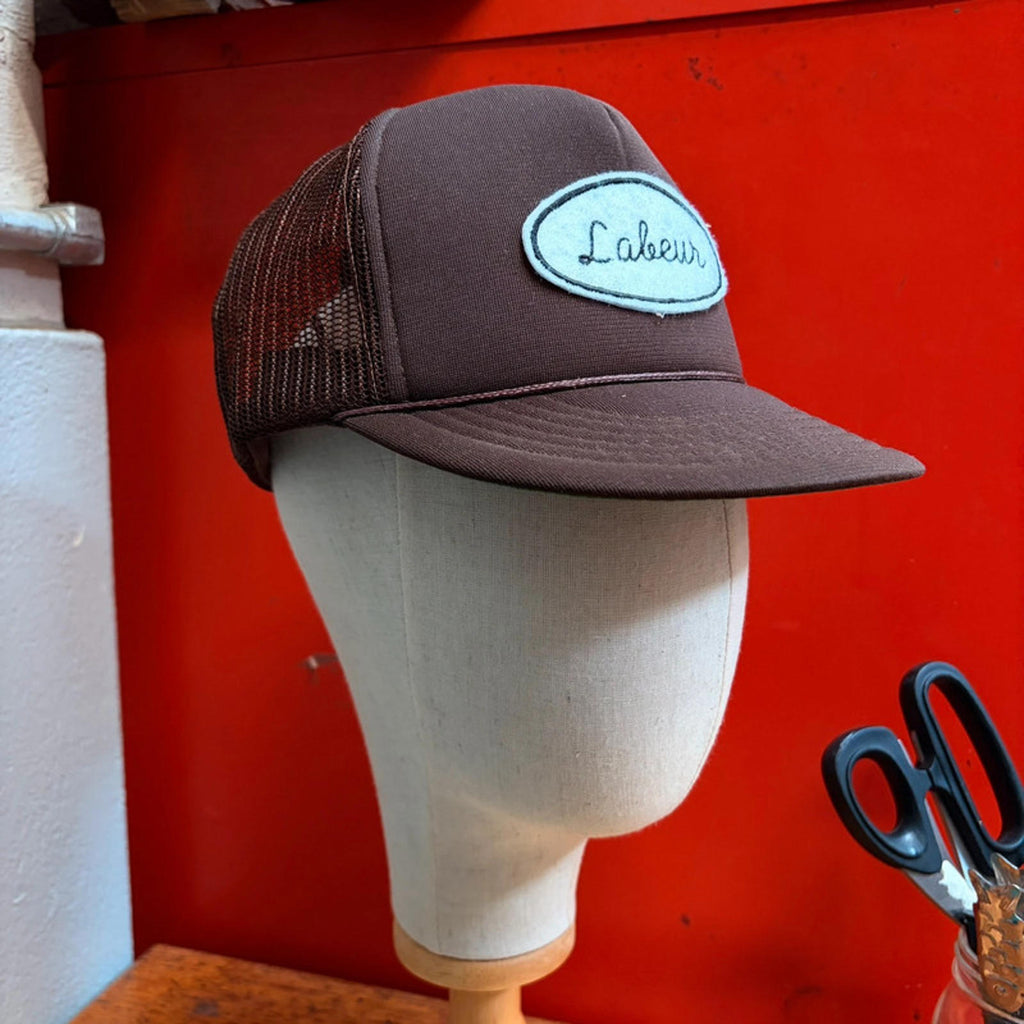 Labeur Vintage Upcycled Cap - Classic Brown Mesh Trucker