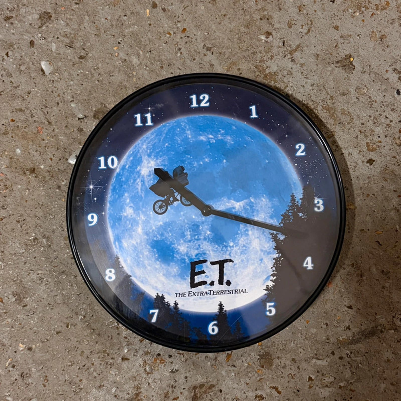 Vintage 1982 E.T. The Extra-Terrestrial Analogue Wall Clock