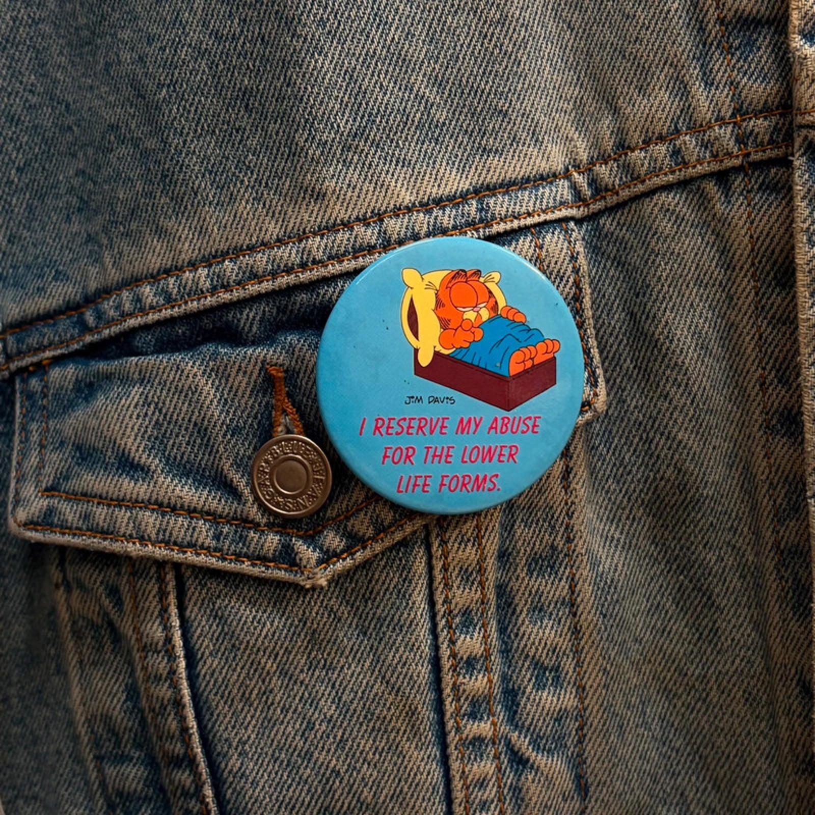 Vintage Garfield Pin back Button